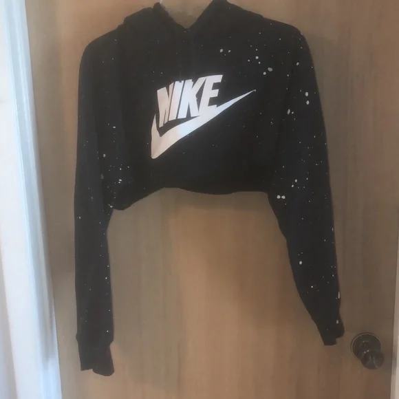 Nike cropped hoodie (365) - Picture 2 of 4